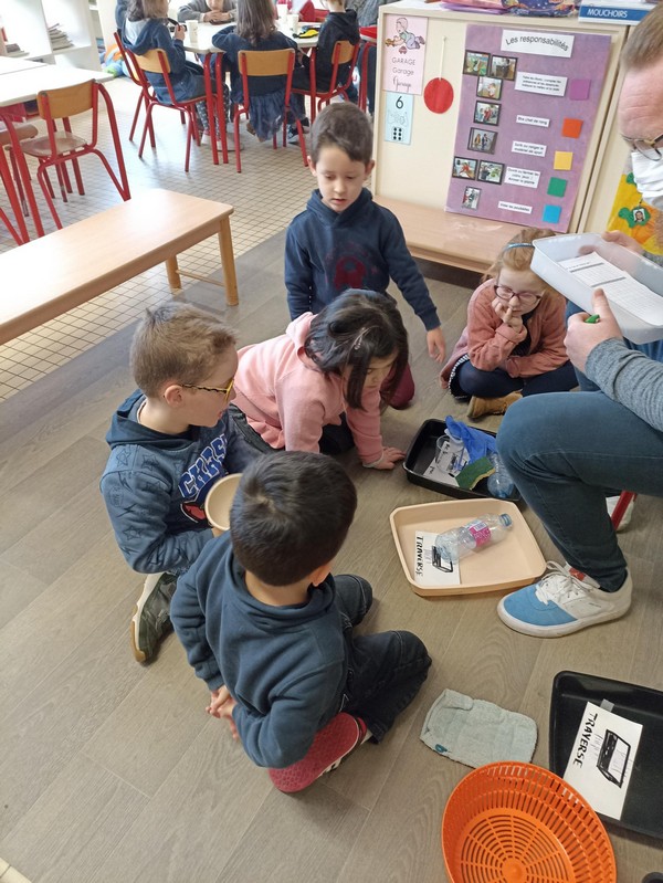 1643129768983