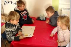 Les grands lisent aux petits
