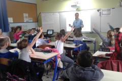 UNE GENDARME A L’ECOLE